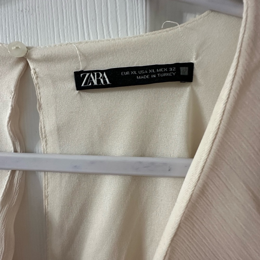 Zara contrast ruffled chic jumpsuit / romper XL - Picture 5 of 5